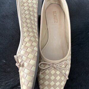 Never worn Schutz leather ballets size 9 - camel